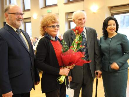 Wręczono medale za długoletni staż małżeński